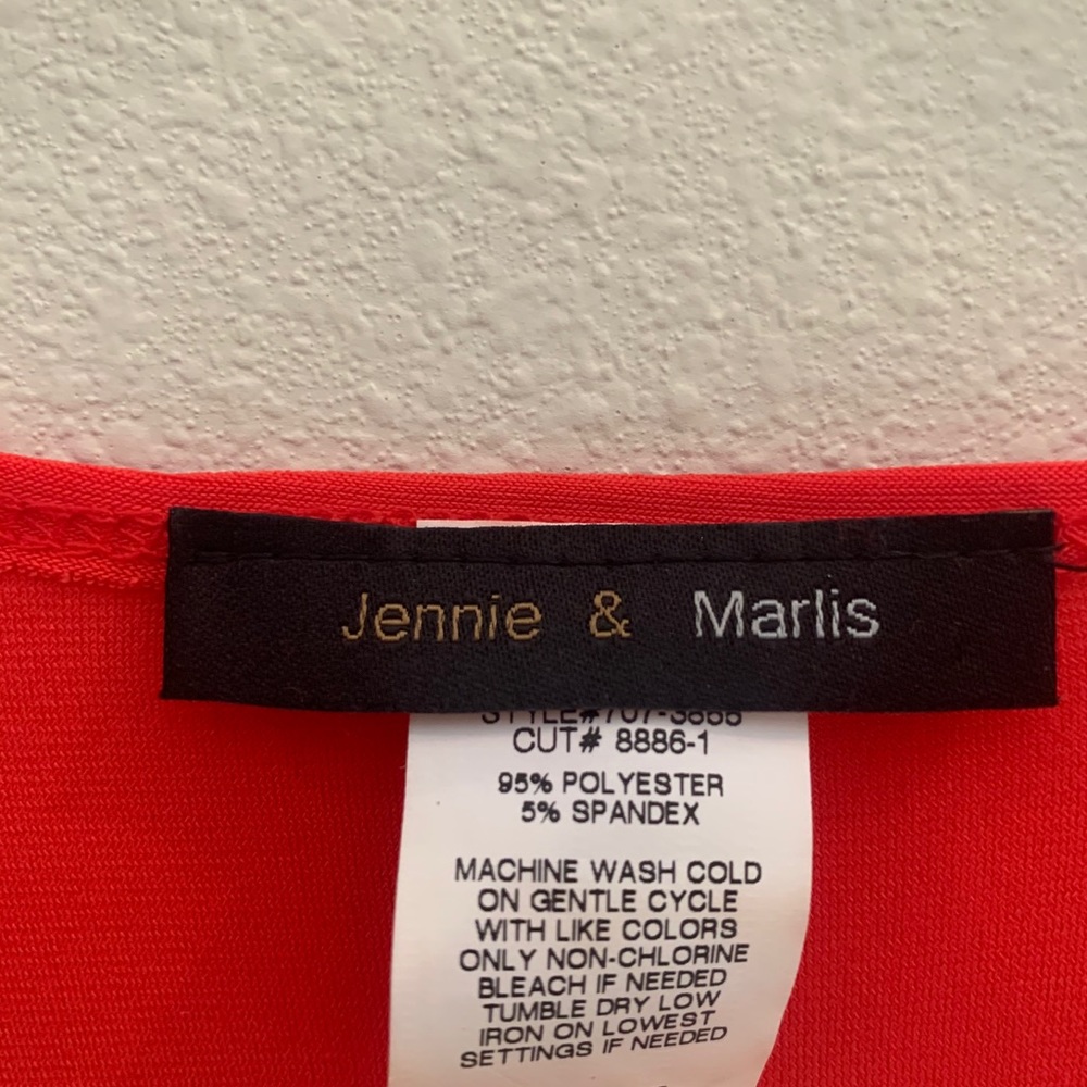 Red Top - Picture 4 of 4